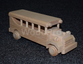 Autobus din lemn